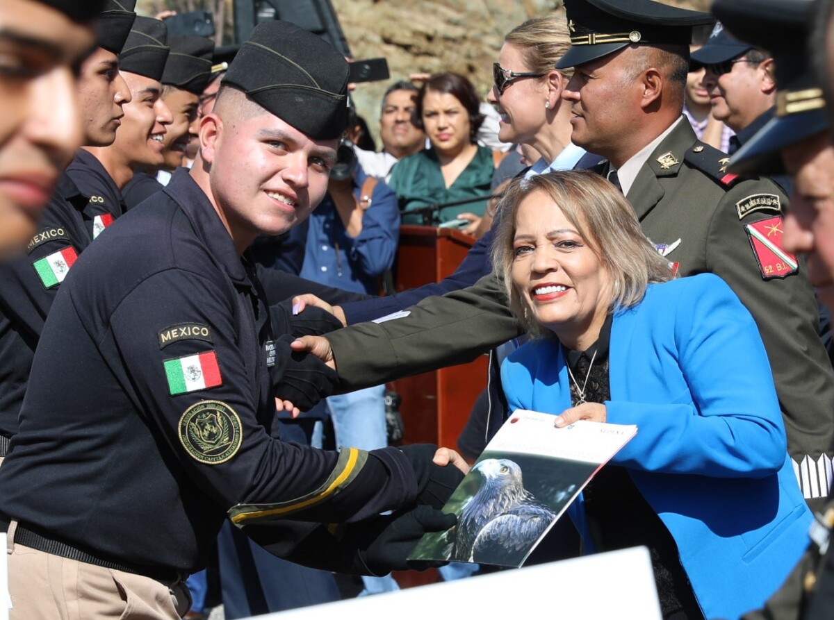 Finalizan sus estudios 104 cadetes de la segunda generación del Bachillerato General